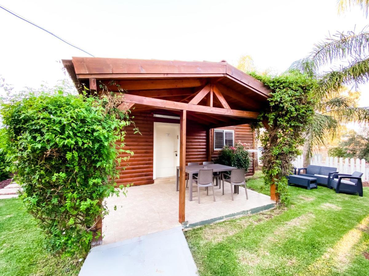Etzel Tami Hospitality Hotel Neot Golan Bagian luar foto