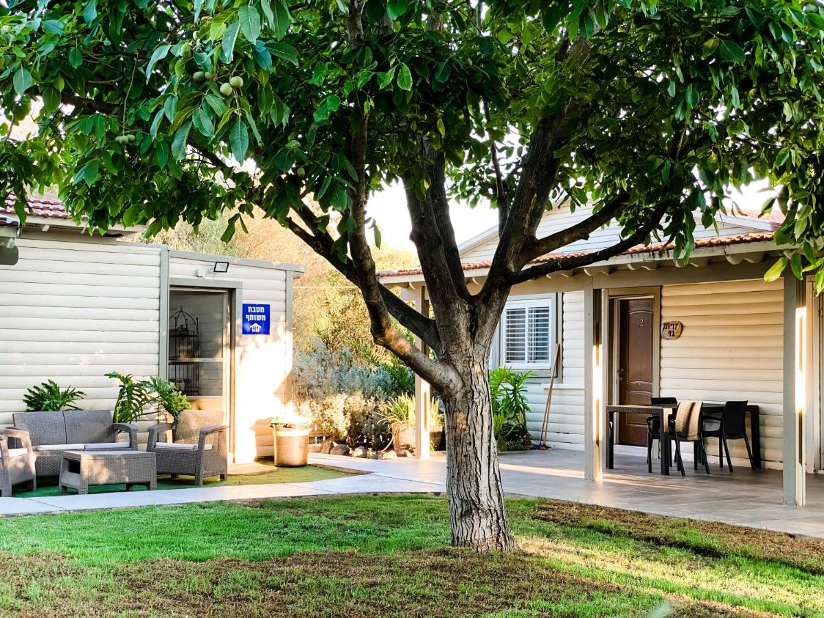 Etzel Tami Hospitality Hotel Neot Golan Bagian luar foto