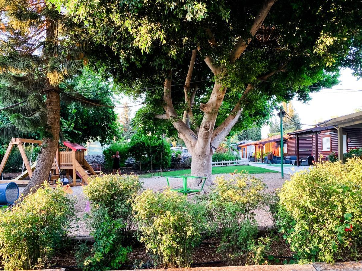 Etzel Tami Hospitality Hotel Neot Golan Bagian luar foto